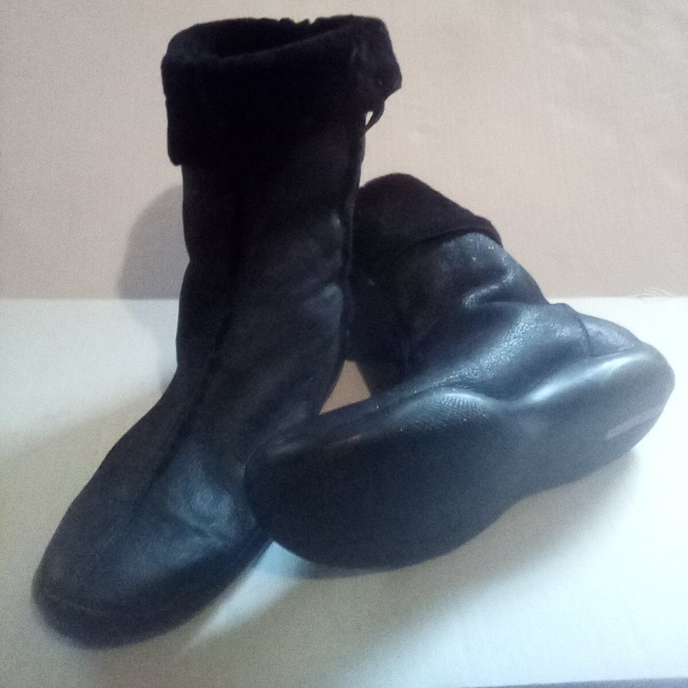Prada fur lined boots - Black - Size 9